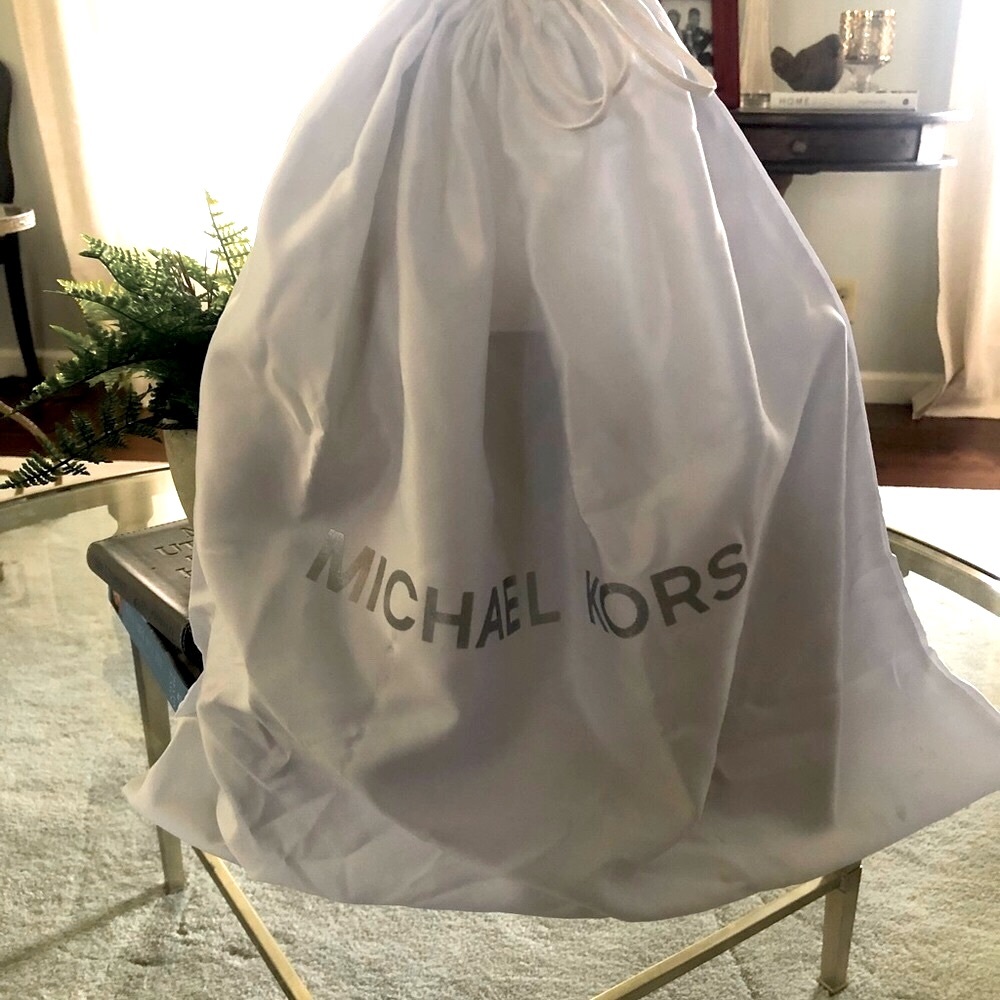 Michael Kors Black Purse -  Very Good Condition! Dust bag not included.